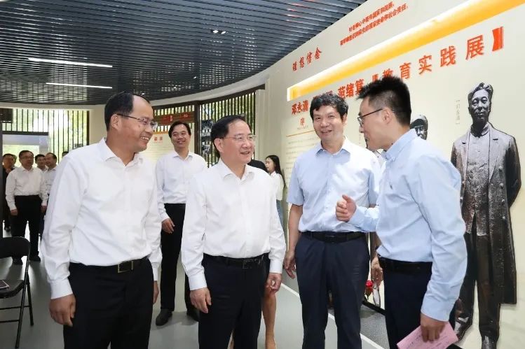 國家工信部赴南京航空航天大學(xué)、南京理工大學(xué)、江蘇省通信管理局調(diào)研，強(qiáng)調(diào)大數(shù)據(jù)、數(shù)字強(qiáng)國戰(zhàn)略